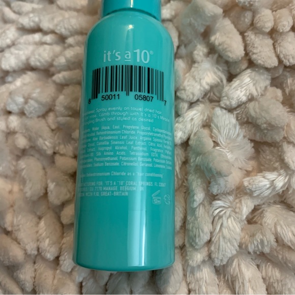 It’s a 10 Blow dry miracle glossing leave in hair travel size - Picture 5 of 6